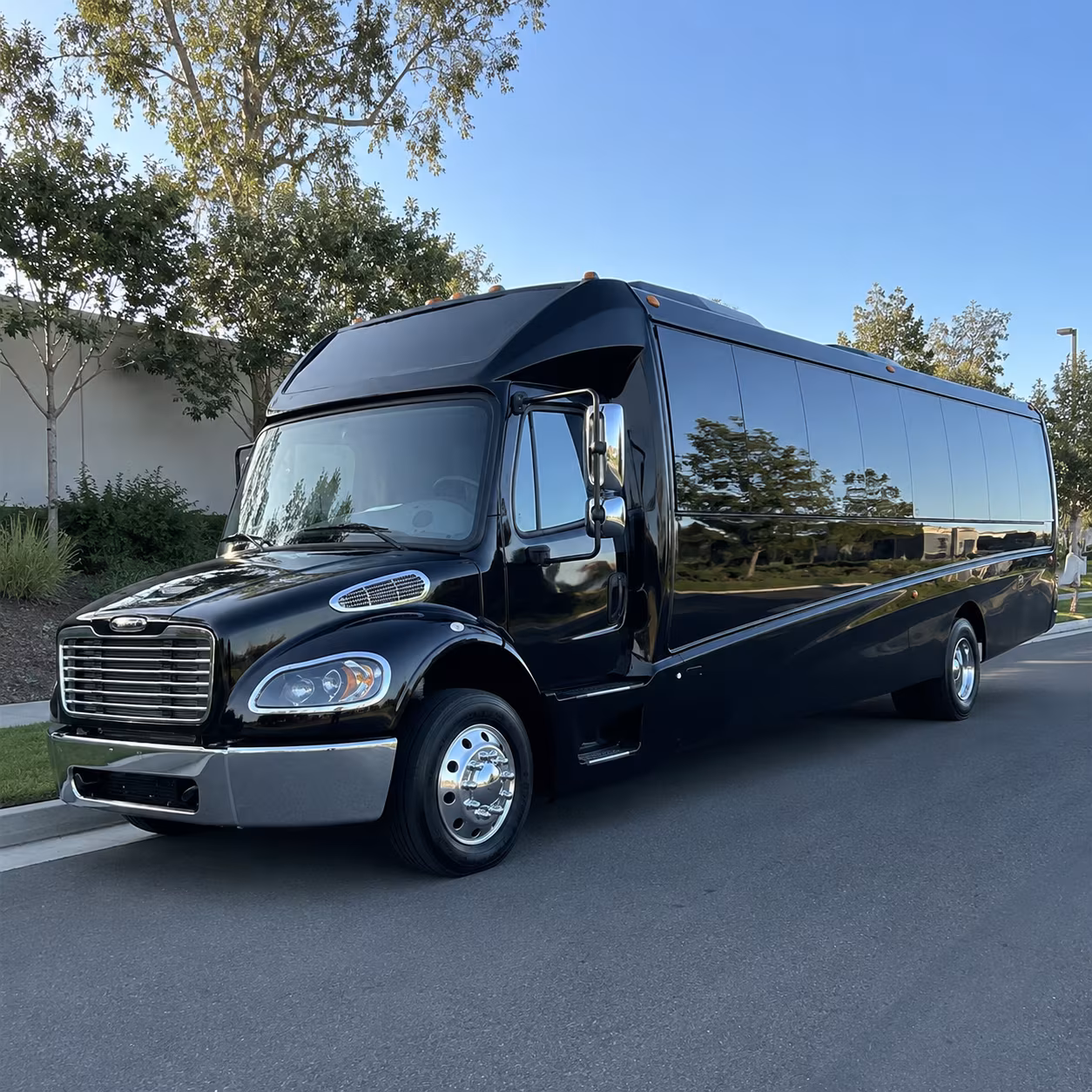 santa rosa 35 passenger minibus