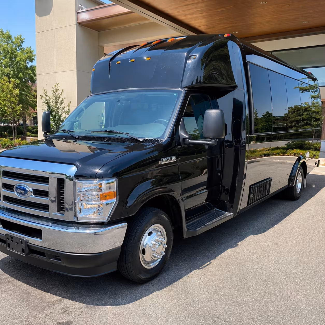 why rent using santarosaminibuscompany com